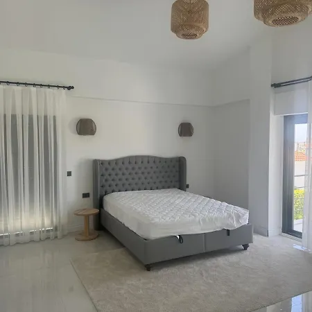 Luxurious In With Private Pool Villa Çeşme